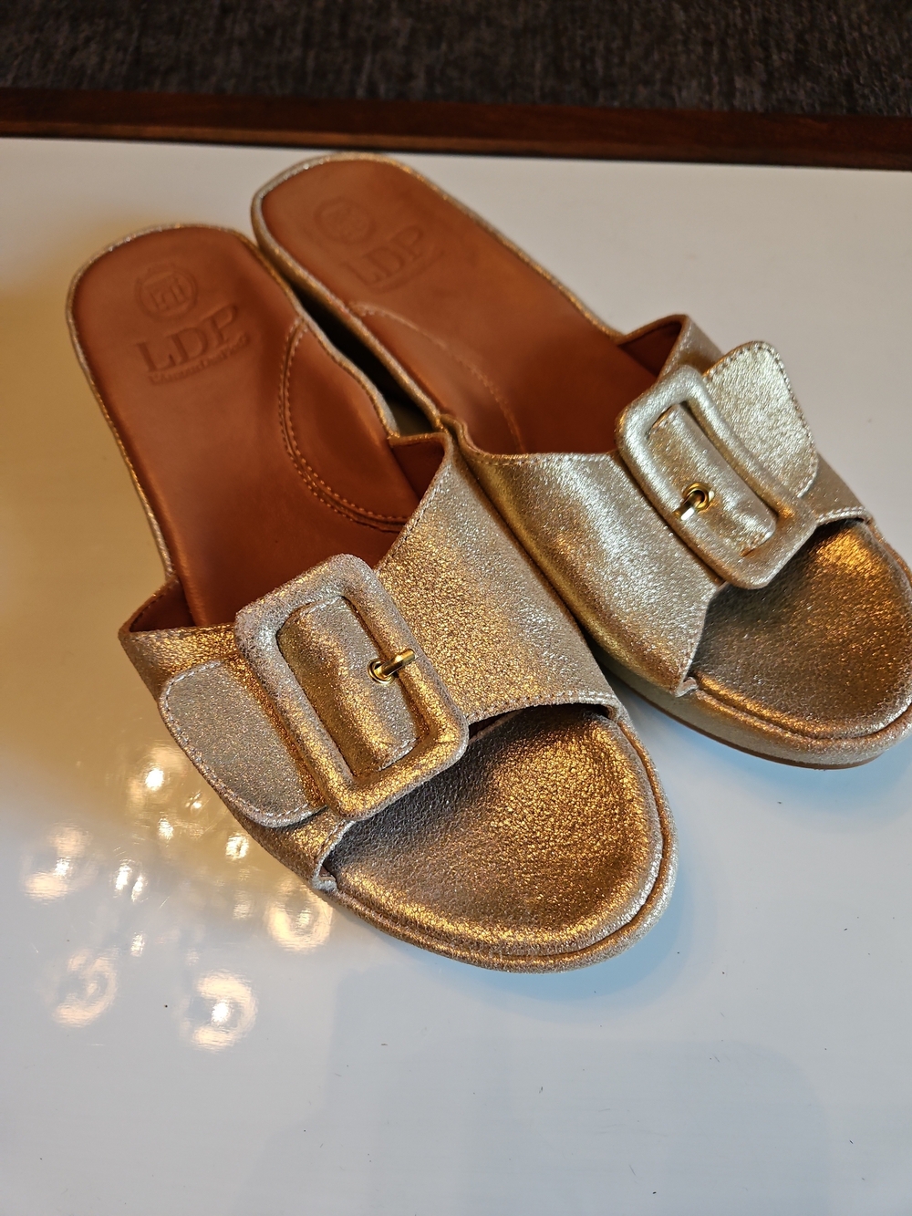 L'Amour Des Pieds Size 7.5 Medium Gold Slide Sandals with Buckle